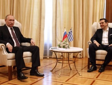 Η Αθήνα συνδέει την άρνηση απέλασης των Ρώσων διπλωματών με την προσπάθεια απελευθέρωσης των 2 Ελλήνων αιχμαλώτων